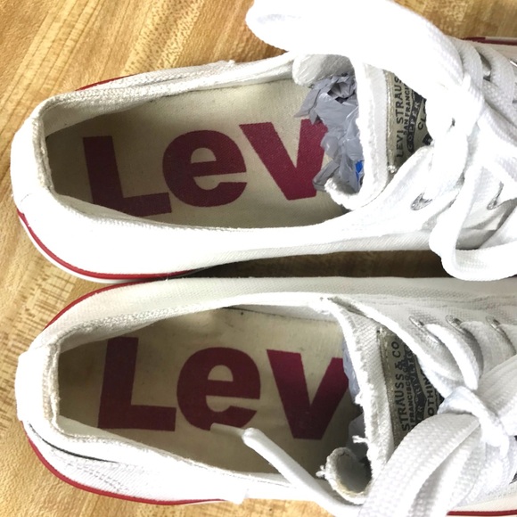 Levi’s low top canvas sneakers size 10.5 like new never worn. - Picture 9 of 10